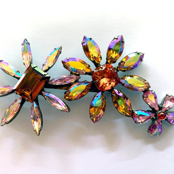Vintage SORRELLI Large 3-Flower Cluster Brooch Pin with Swarovski Crystals - Picture 6 of 6